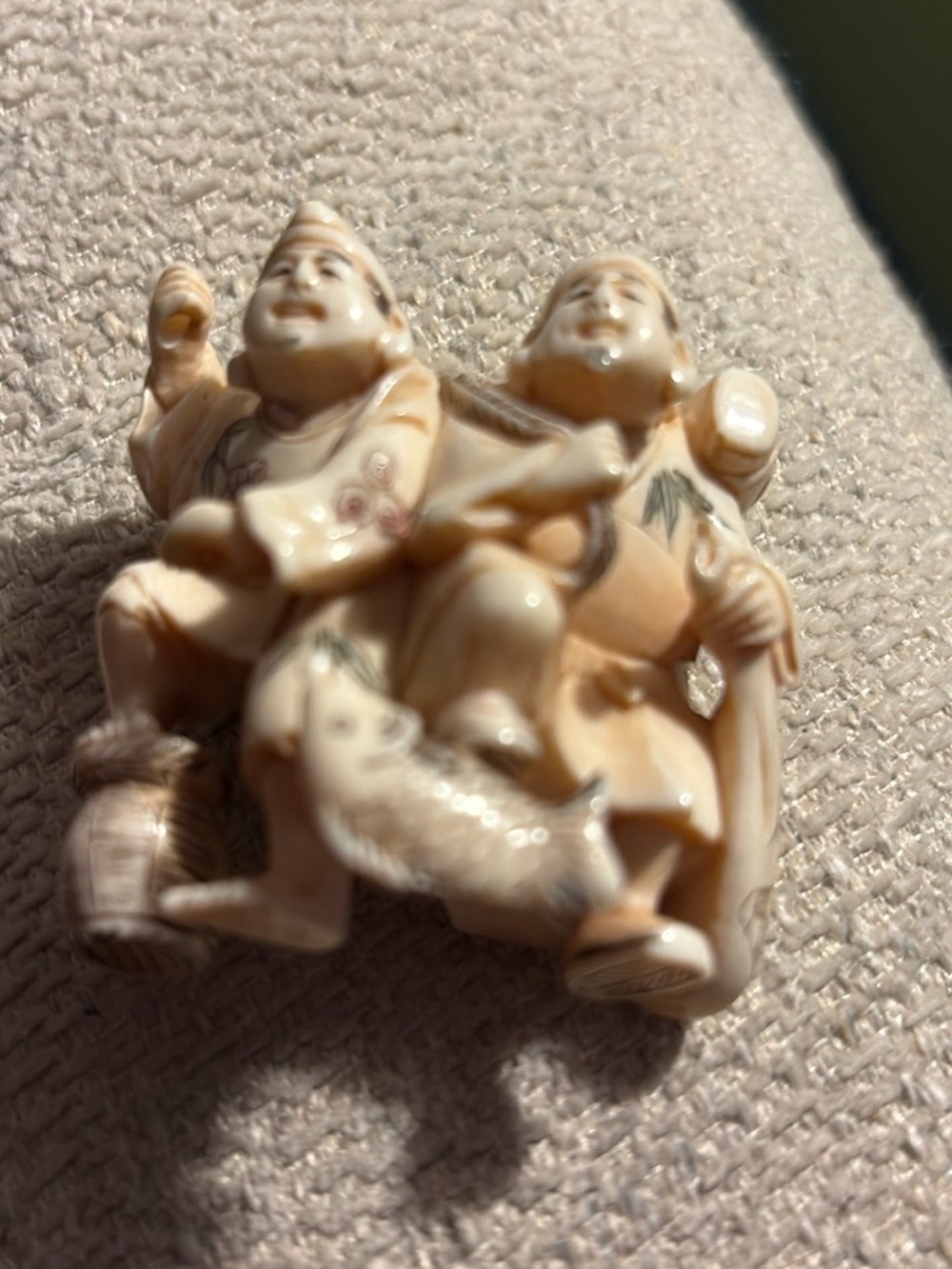 Vintage ivory or bone Fishermen Figurine - Decorative Home Accent - Picture 11 of 11